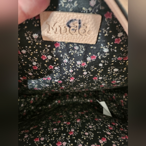 MUDD Circle Bag with flower interior. Excellent Condition. - Picture 8 of 10